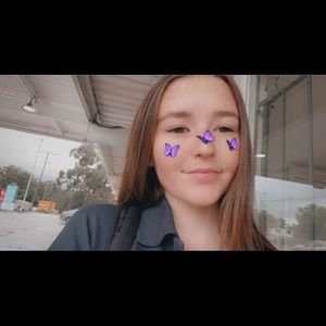 Meet your Posher, Chloe